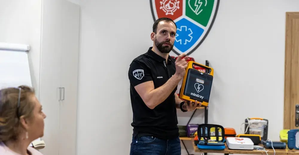 Defibrylatory AED