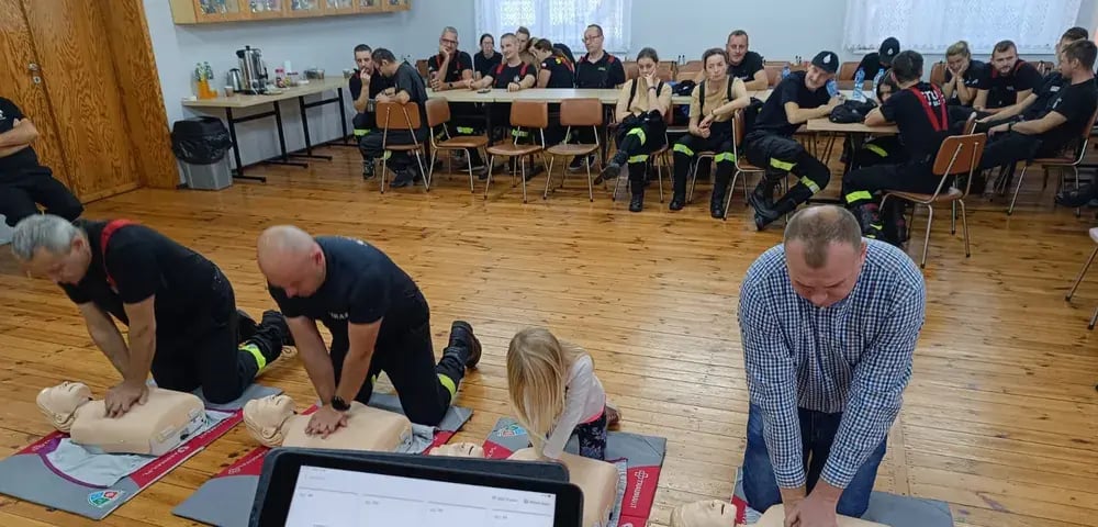 Sprzęt szkoleniowy AEDMAX.PL na zajęciach praktycznych